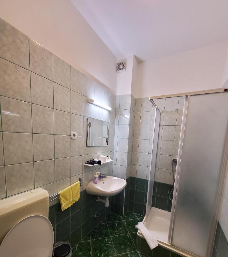 Bed and Breakfast Liget Ueduelo Шиофок Экстерьер фото