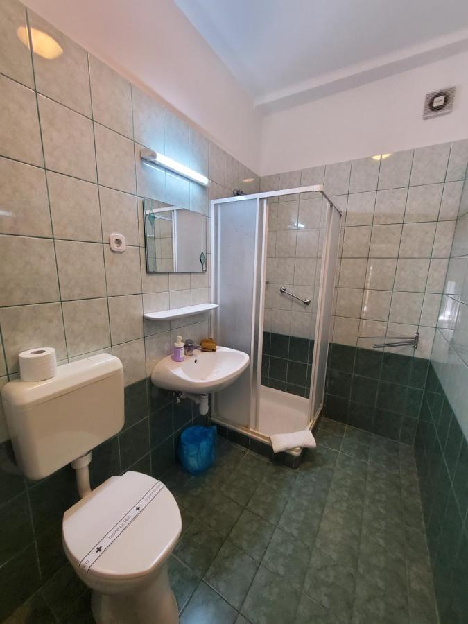 Bed and Breakfast Liget Ueduelo Шиофок Экстерьер фото