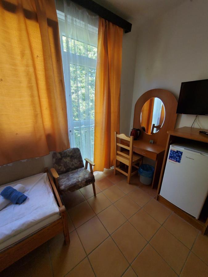 Bed and Breakfast Liget Ueduelo Шиофок Экстерьер фото