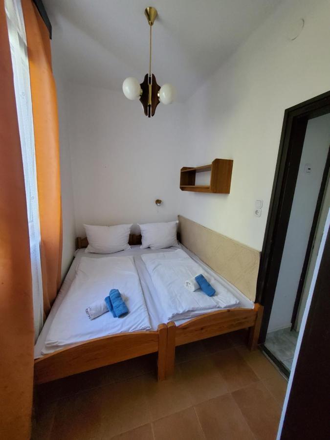 Bed and Breakfast Liget Ueduelo Шиофок Экстерьер фото