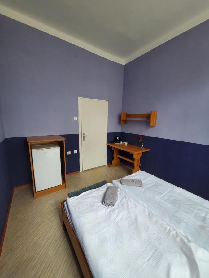 Bed and Breakfast Liget Ueduelo Шиофок Экстерьер фото