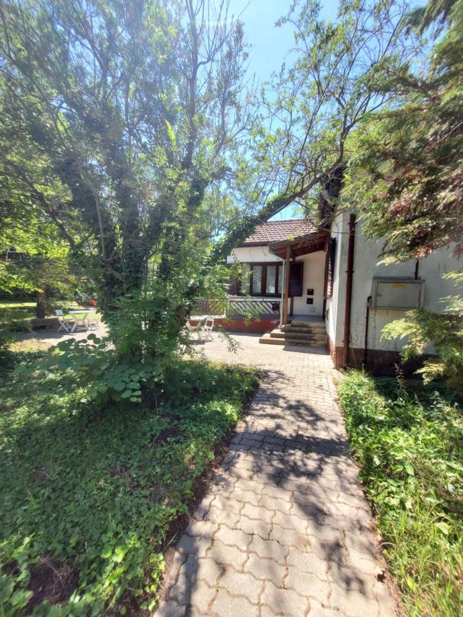 Bed and Breakfast Liget Ueduelo Шиофок Экстерьер фото