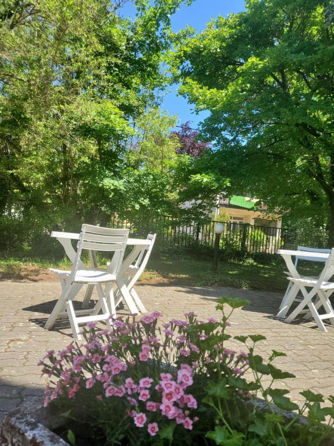 Bed and Breakfast Liget Ueduelo Шиофок Экстерьер фото