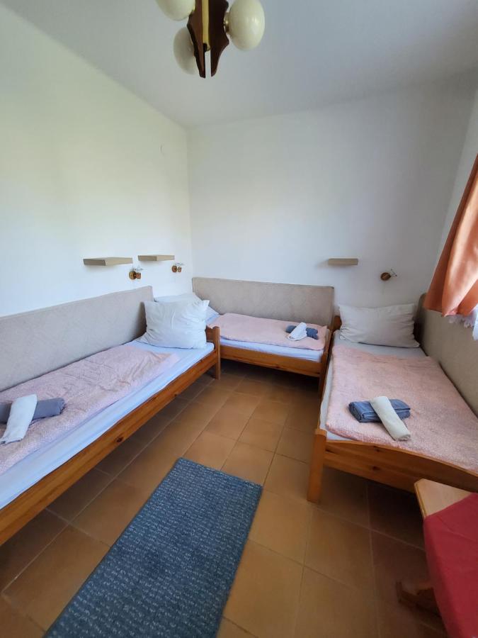 Bed and Breakfast Liget Ueduelo Шиофок Экстерьер фото