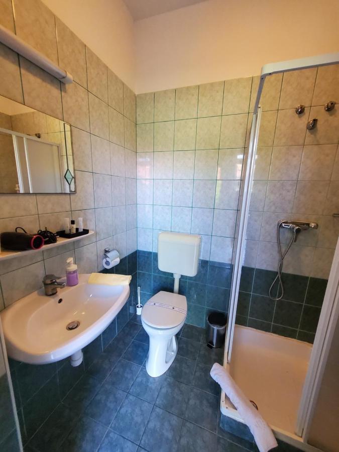 Bed and Breakfast Liget Ueduelo Шиофок Экстерьер фото
